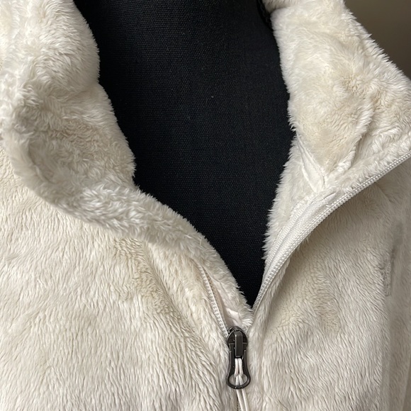 The North Face Plus Osito Flax (2X) or Gardenia White (3X) Front Zip Jacket - Picture 4 of 12